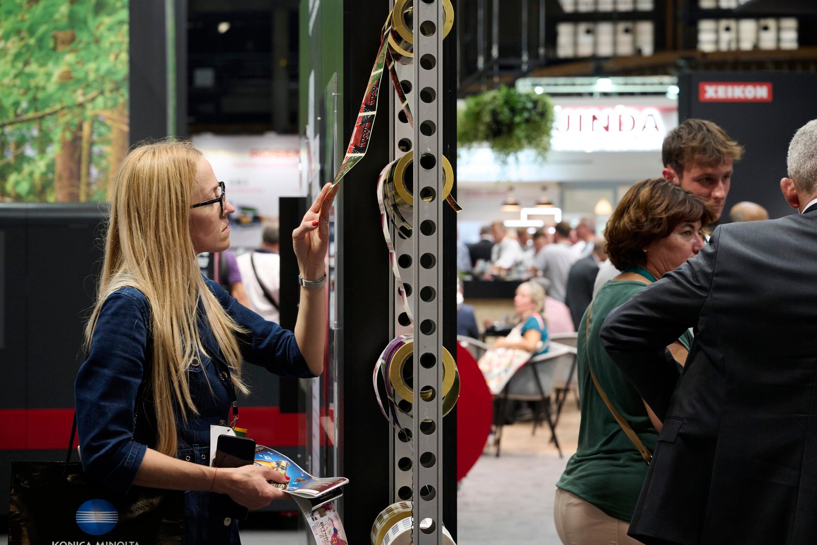 LOUPE - етикети опаковки кутии